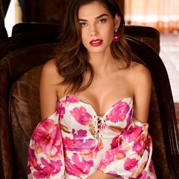 Boston Proper Tops - NEW Floral Off The Shoulder Stunner